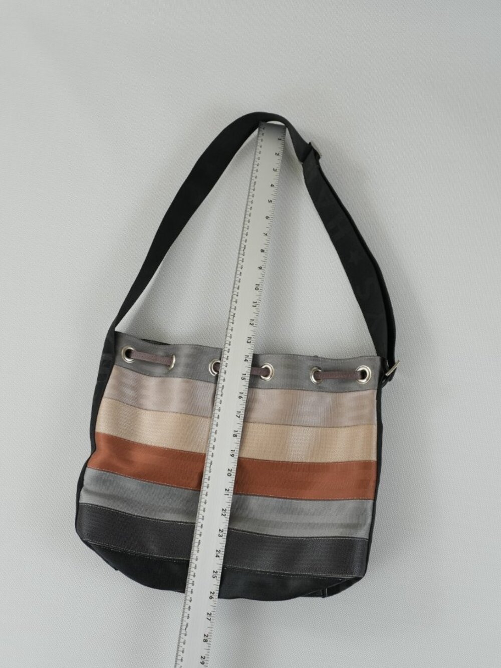 HARVEYS Large Metallic Striped Seatbelt Drawstring Bucket Bag Made in USA - Picture 9 of 14
